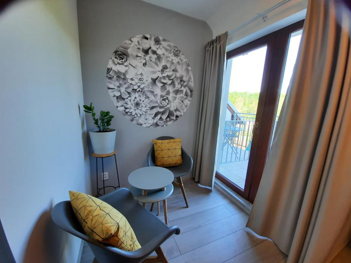 Penzion Zahrada Nad Rekou, Restaurace A Kavarna - Parkovani Gratis Zlatá Koruna 외부 사진