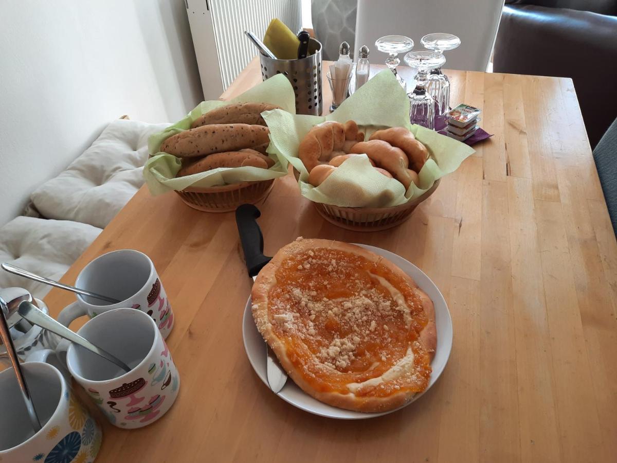Penzion Zahrada Nad Rekou, Restaurace A Kavarna - Parkovani Gratis Zlatá Koruna 외부 사진